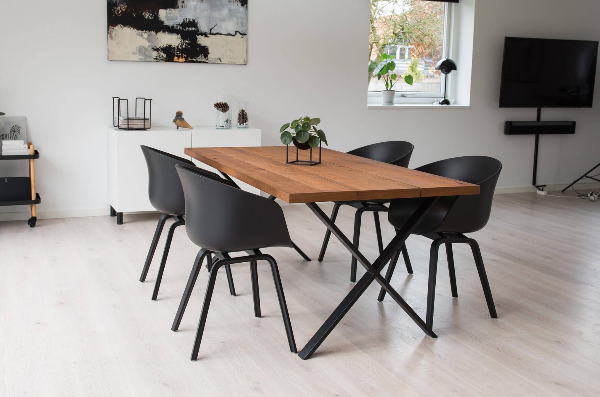 Ristede Forfatning aluminium Freja - Plankebord i brun eg - Designet til dit hjem → Naturplank